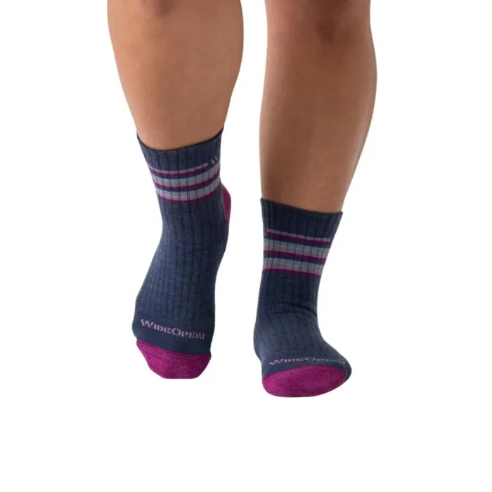 Wide Open Socks Women‘s Multi Stripe Cushioned Quarter Socks – Denim – M