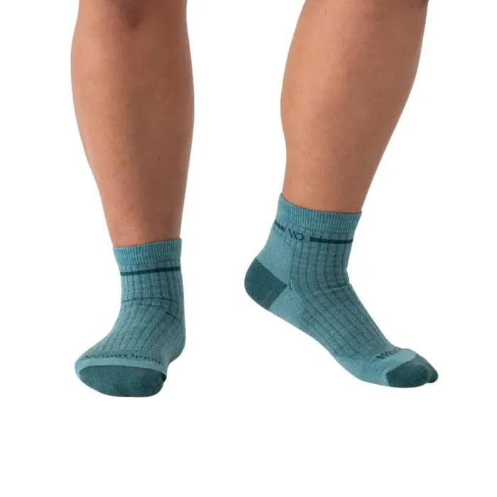 Wide Open Socks Women‘s Single Stripe Cushioned Quarter Socks – Light Teal – L
